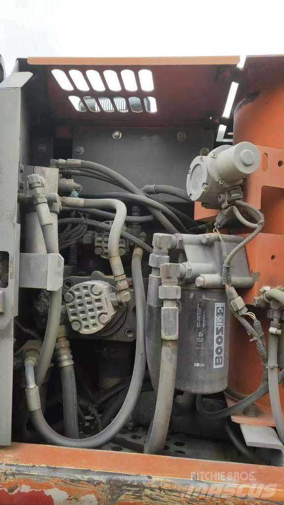 Hitachi ZX130W Lastik tekerli ekskavatörler