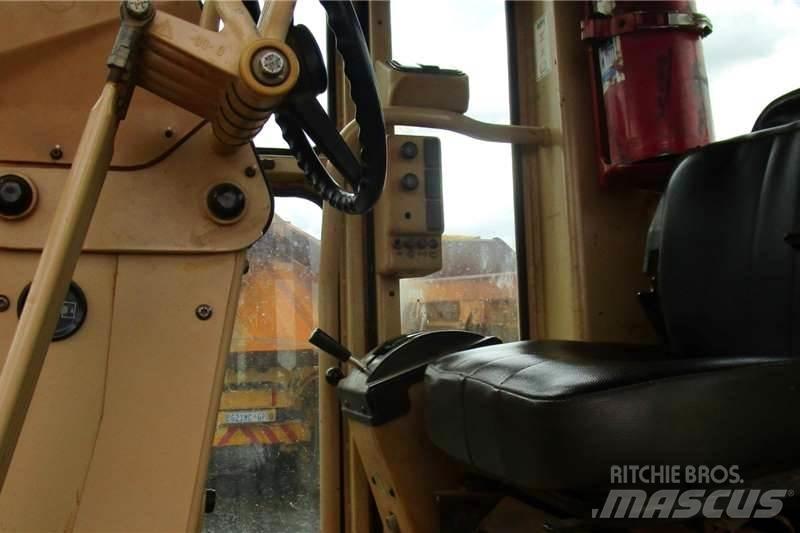 CAT 140H Greyderler