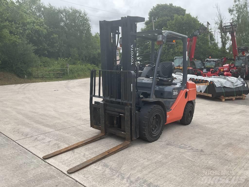 Toyota 02-8 FDJF 35 Dizel forkliftler