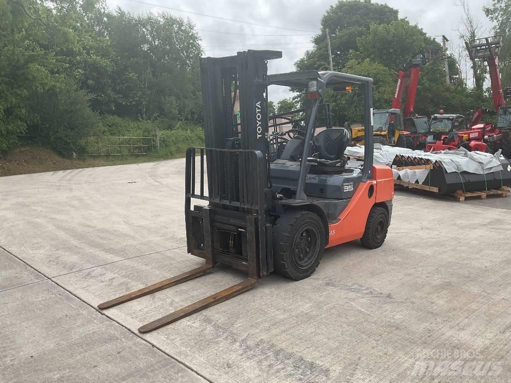 Toyota 02-8 FDJF 35 Dizel forkliftler