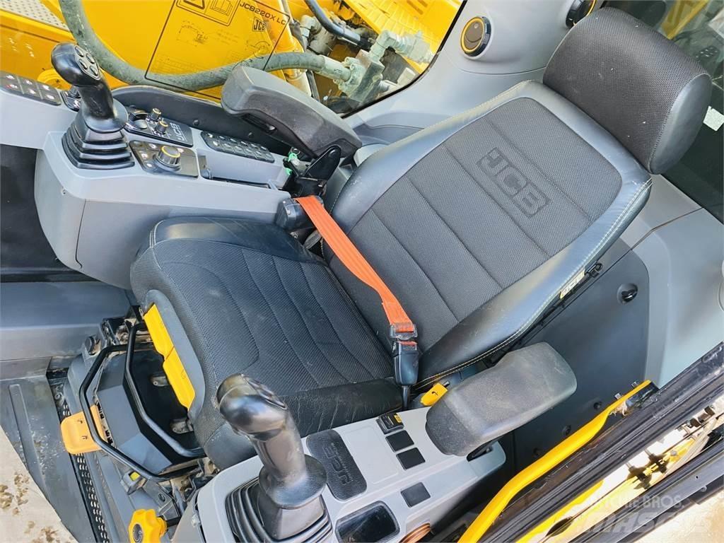 JCB 220XLC Paletli ekskavatörler