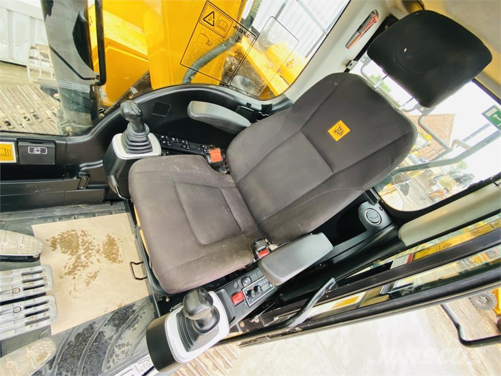 JCB JS131LC+ Paletli ekskavatörler