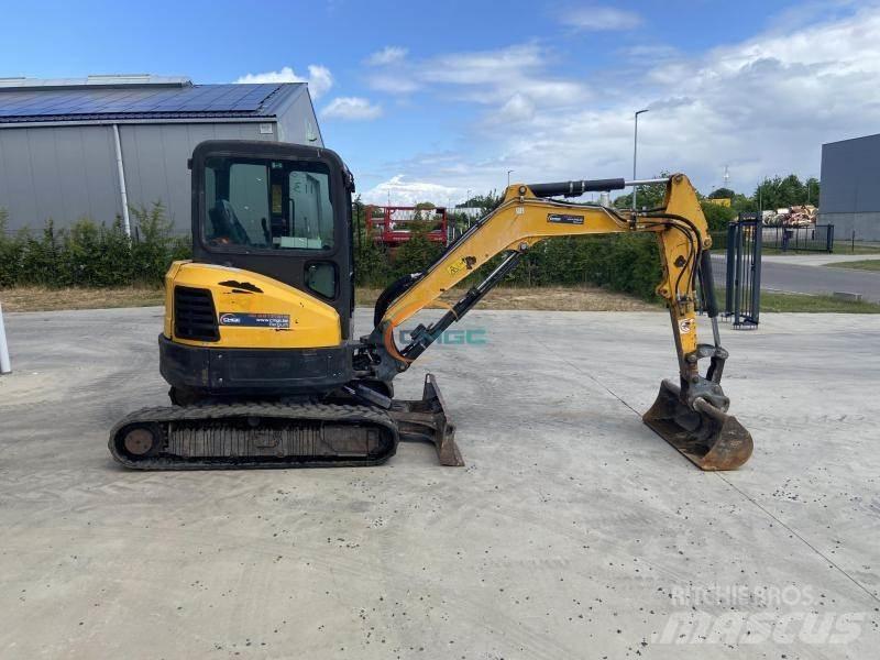 Bobcat E 35 Lastik tekerli ekskavatörler