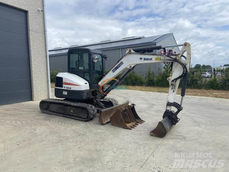 Bobcat E 50 Lastik tekerli ekskavatörler