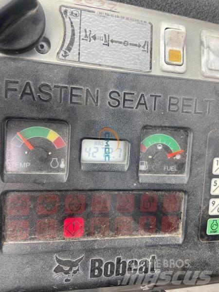 Bobcat E 50 Lastik tekerli ekskavatörler