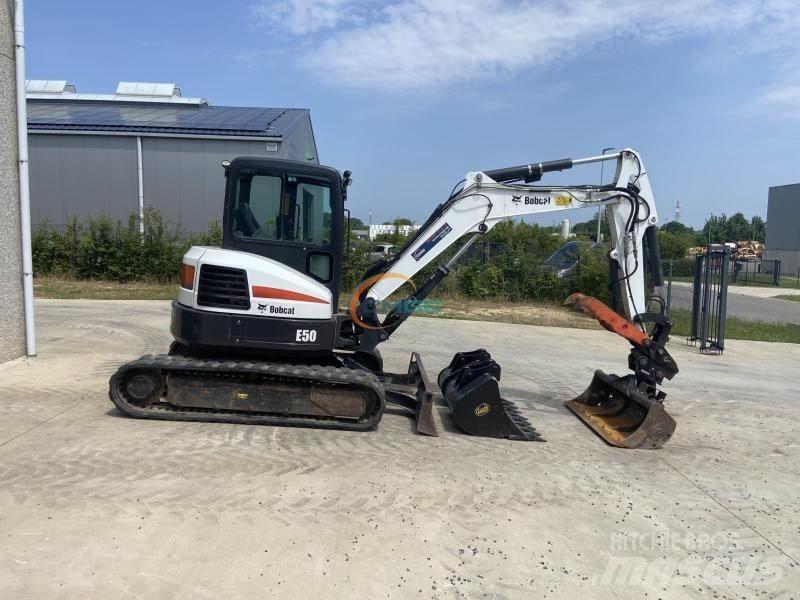 Bobcat E 50 Lastik tekerli ekskavatörler