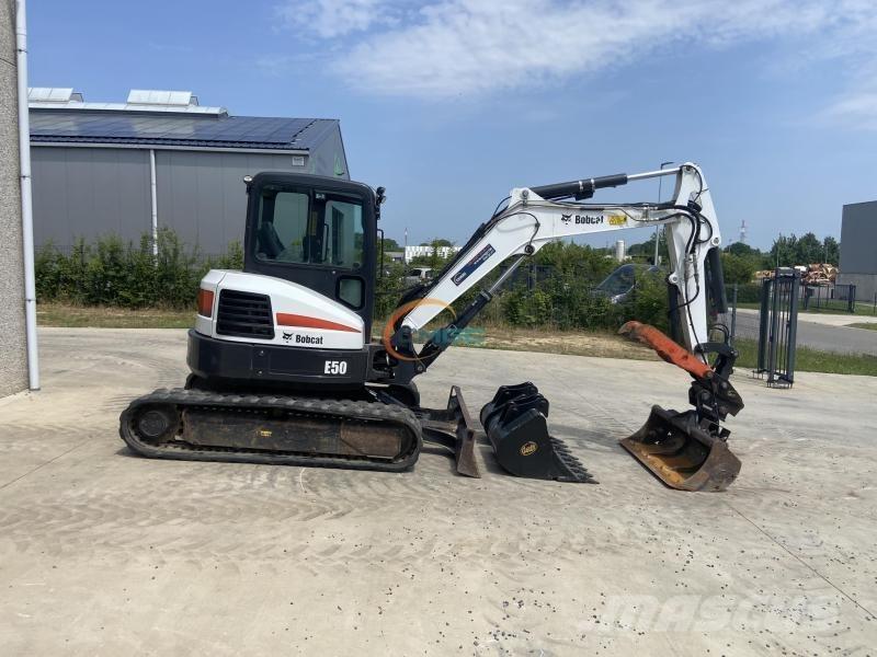 Bobcat E 50 Lastik tekerli ekskavatörler