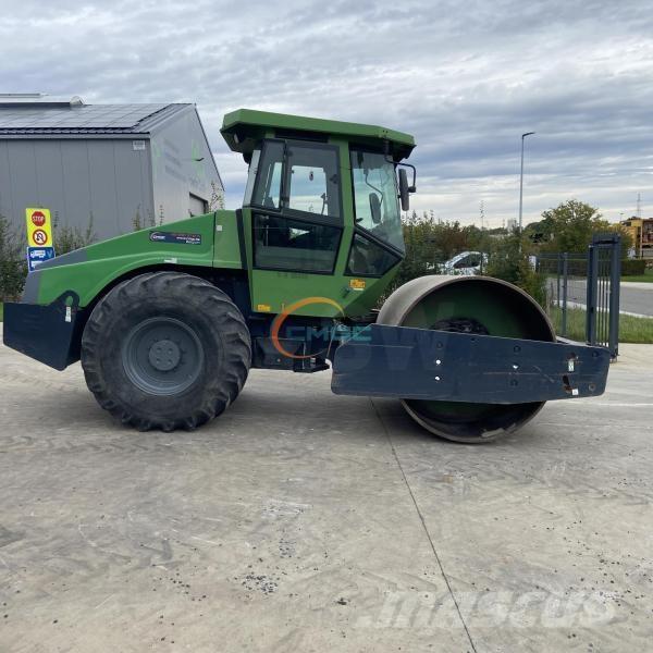 Dynapac CA302D Zemin sıkıştırma makineleri