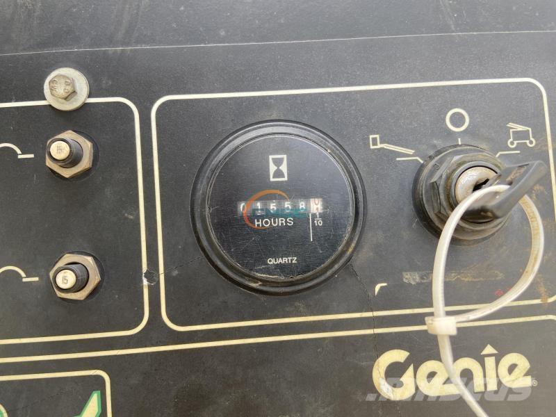 Genie Z51/30J Körüklü personel platformları