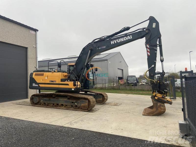 Hyundai HX220 L Lastik tekerli ekskavatörler