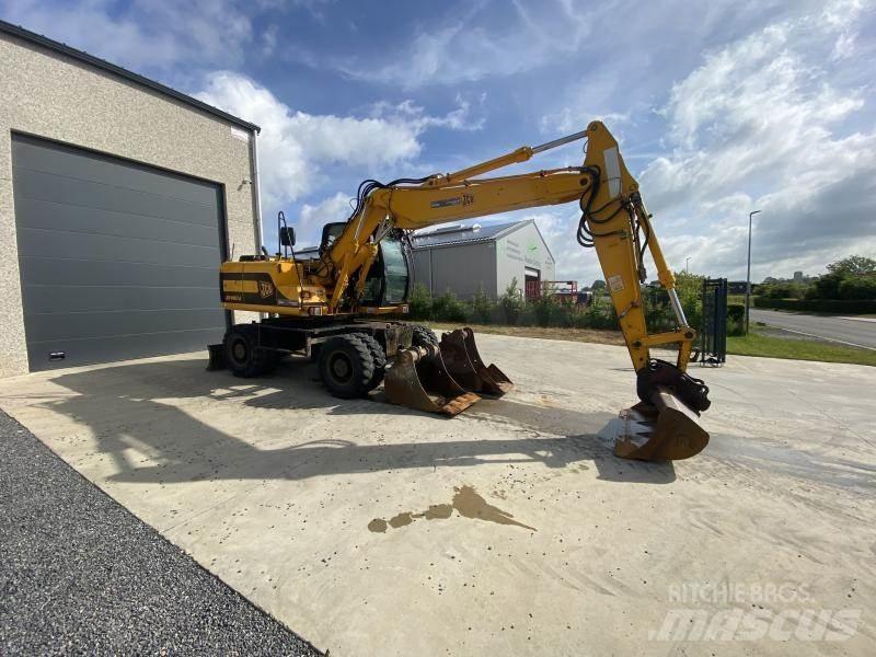 JCB JS145W Lastik tekerli ekskavatörler