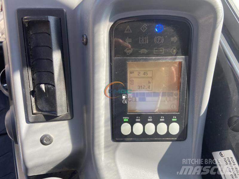 Yanmar VIO38-6 Lastik tekerli ekskavatörler
