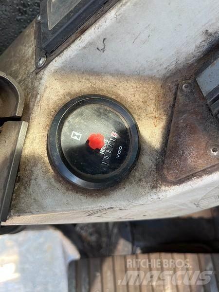 Sennebogen 818 Atık taşıma araçları