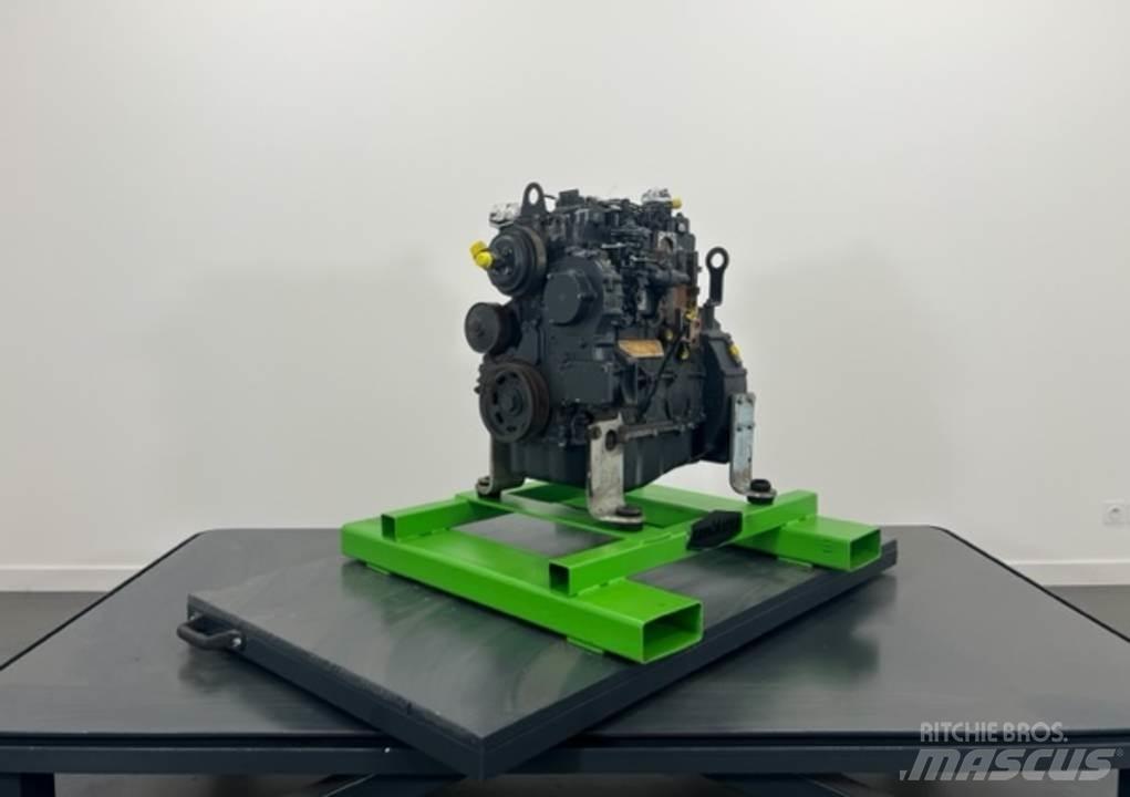 CASE 221E Motorlar