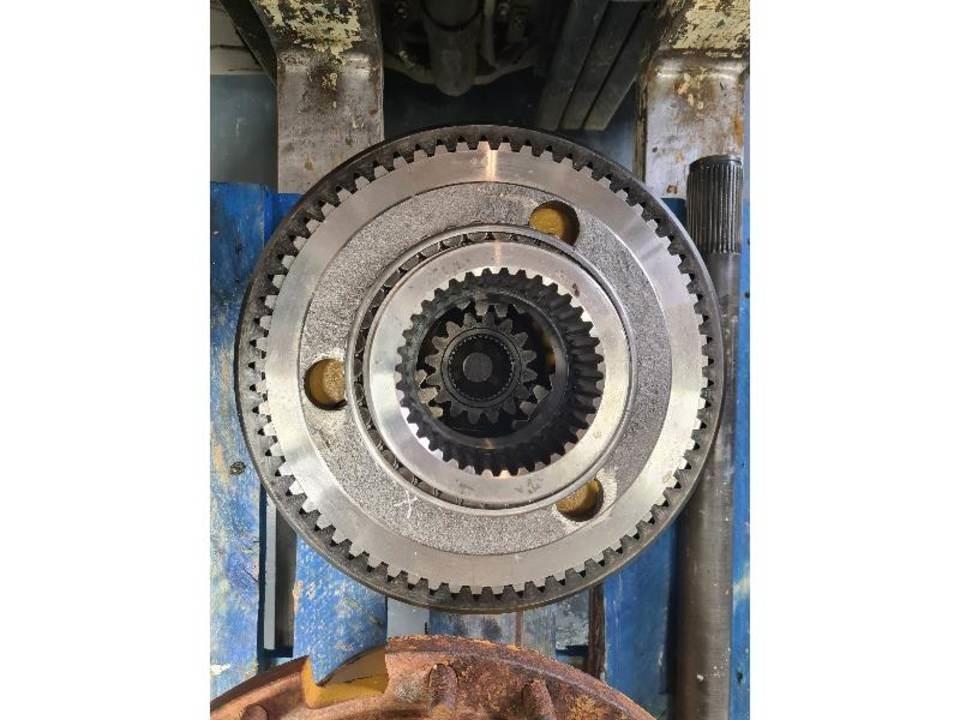 CAT 735 Sanzuman