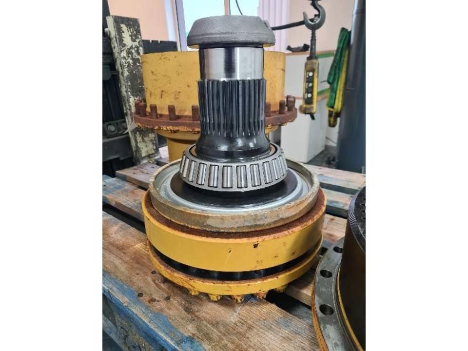 CAT 735 Sanzuman