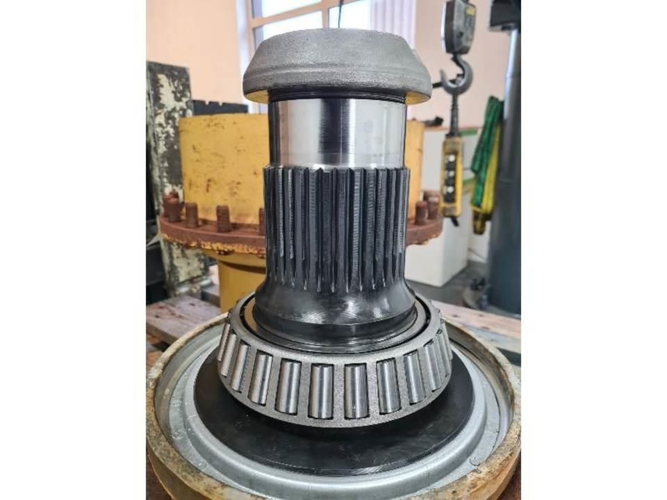 CAT 735 Sanzuman