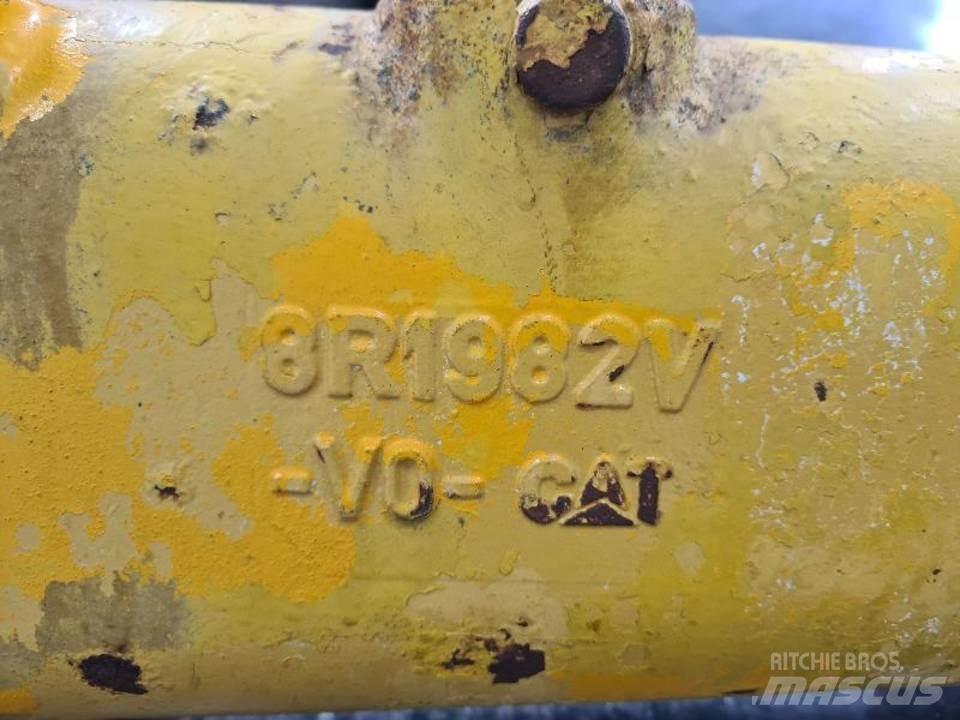 CAT 928F Sanzuman