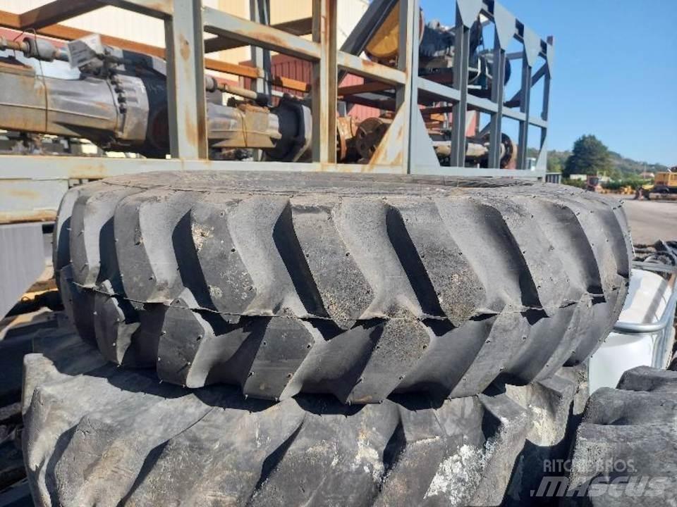 CAT M320F Paletler