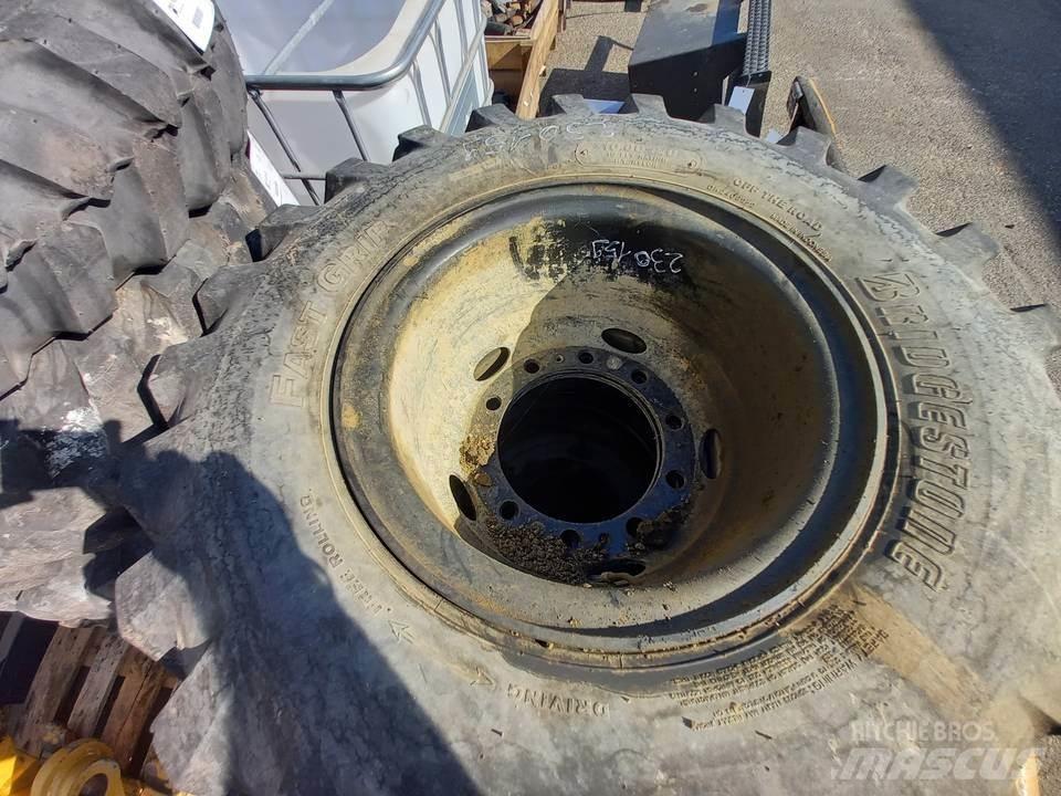 CAT M320F Paletler