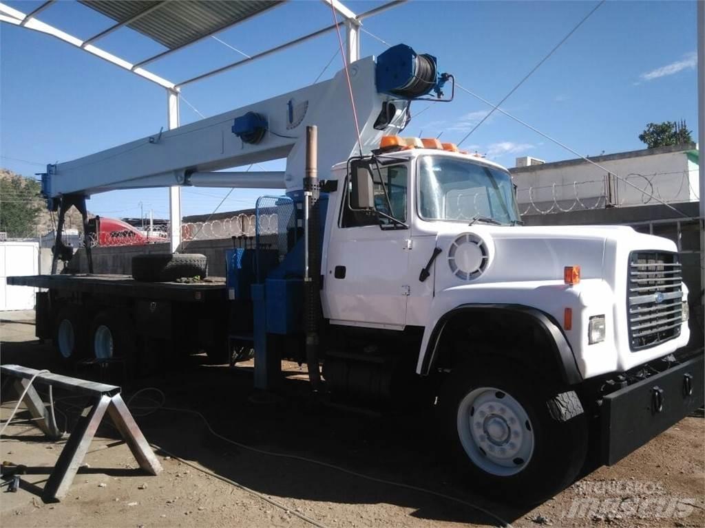 Manitex 30100 Araç üzeri vinçler