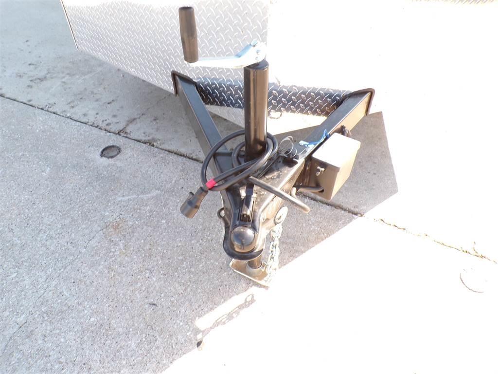  Anvil Kapali kasa treylerler