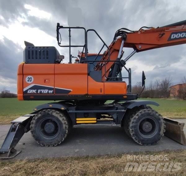 Doosan DX 170 W-7 Lastik tekerli ekskavatörler