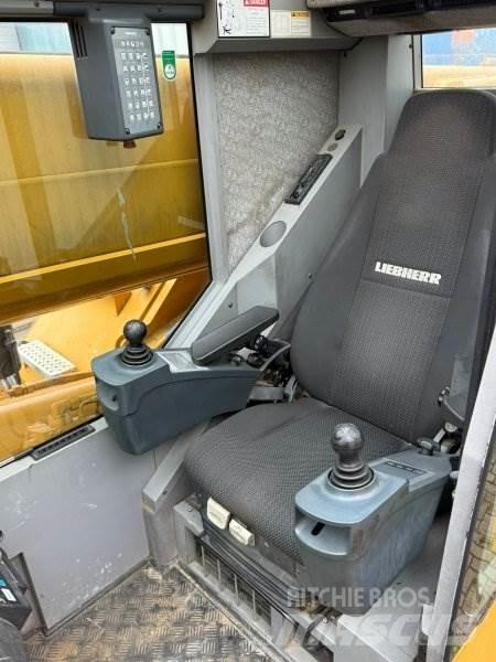Liebherr 1030-2.1 Araç üzeri vinçler