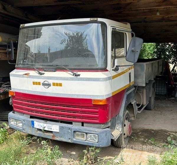 Nissan L351 Vinçli kamyonlar