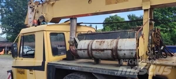 Tatra 815 AD 28 Araç üzeri vinçler