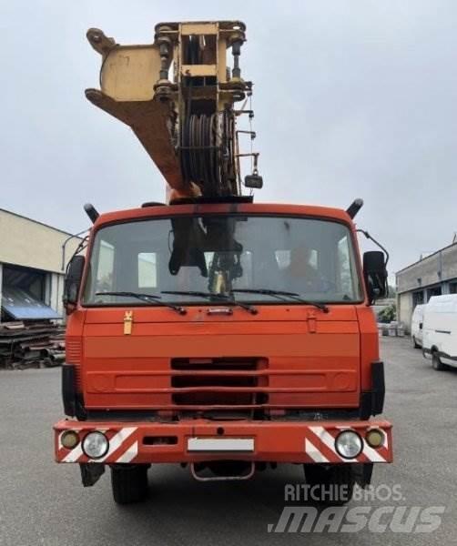Tatra 815 AD20 T Araç üzeri vinçler