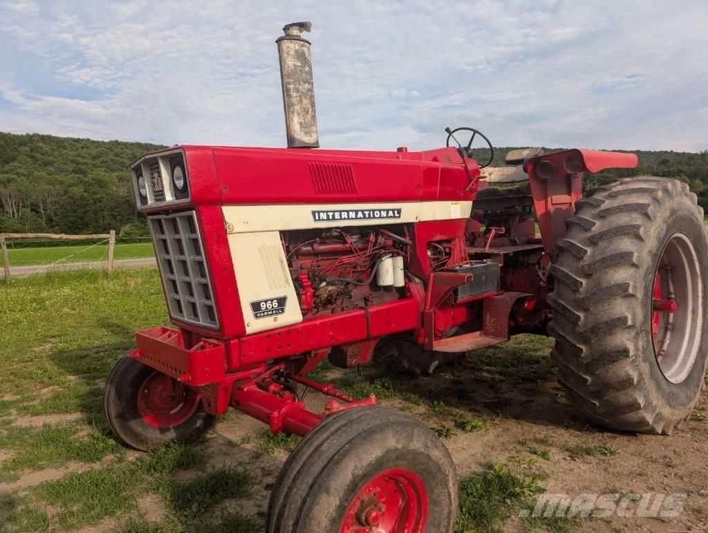 International 966 Traktörler