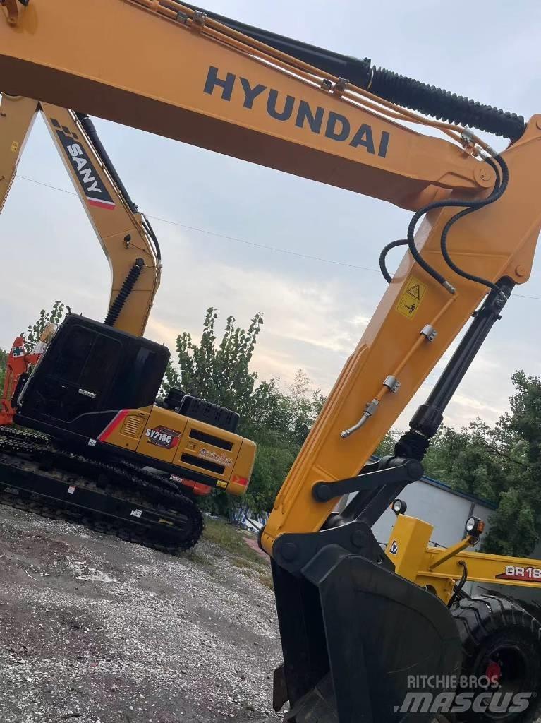 Hyundai R220 Paletli ekskavatörler