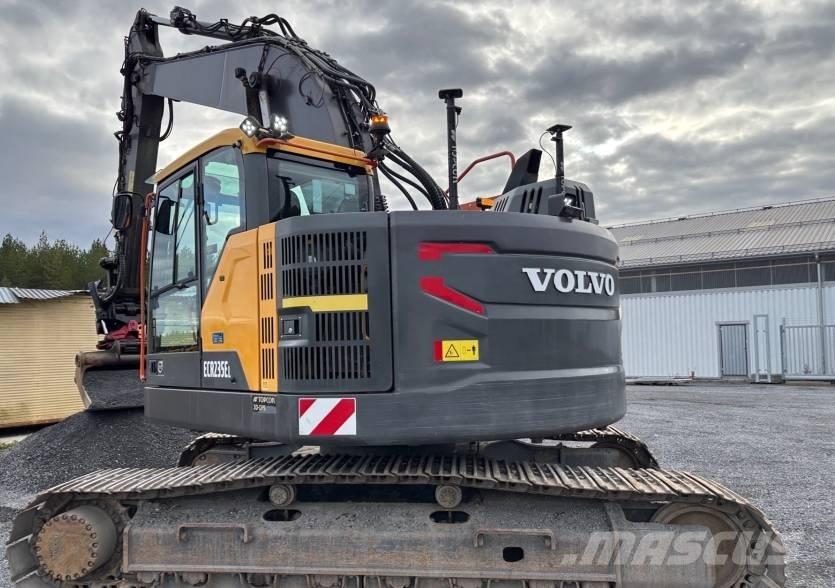 Volvo ECR 235 E Paletli ekskavatörler