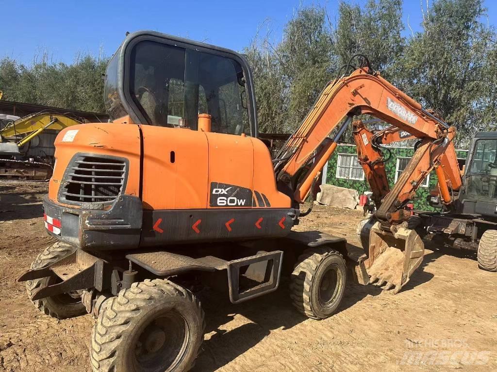 Doosan DX60W Mini ekskavatörler, 7 tona dek