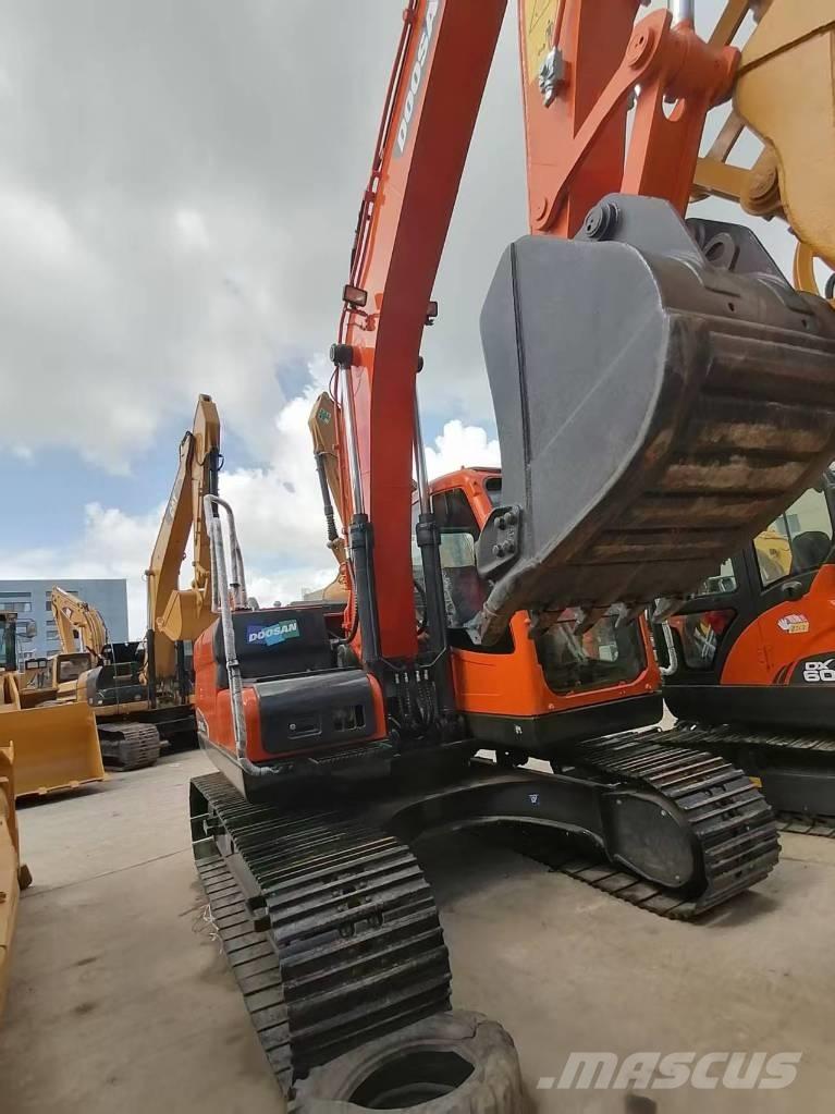 Doosan DX 140 Paletli ekskavatörler