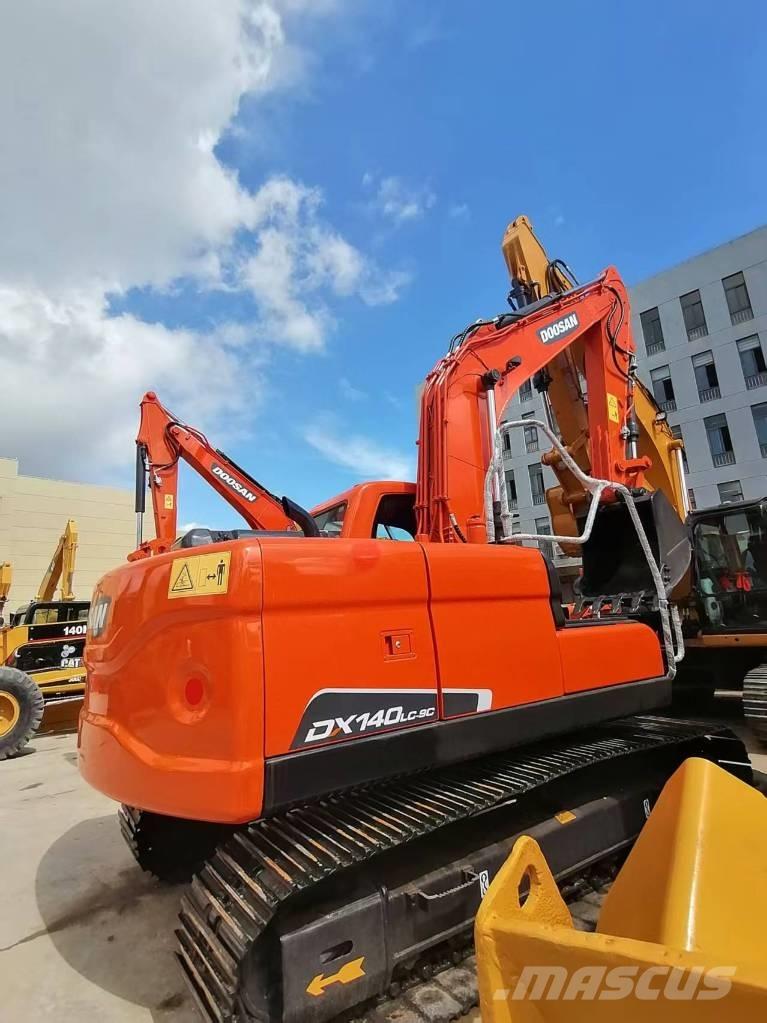 Doosan DX 140 Paletli ekskavatörler