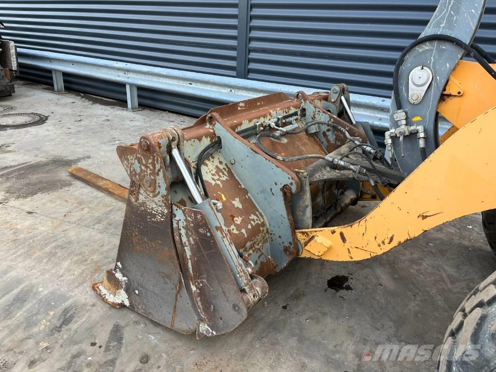 Liebherr L 506 Tekerlekli yükleyiciler