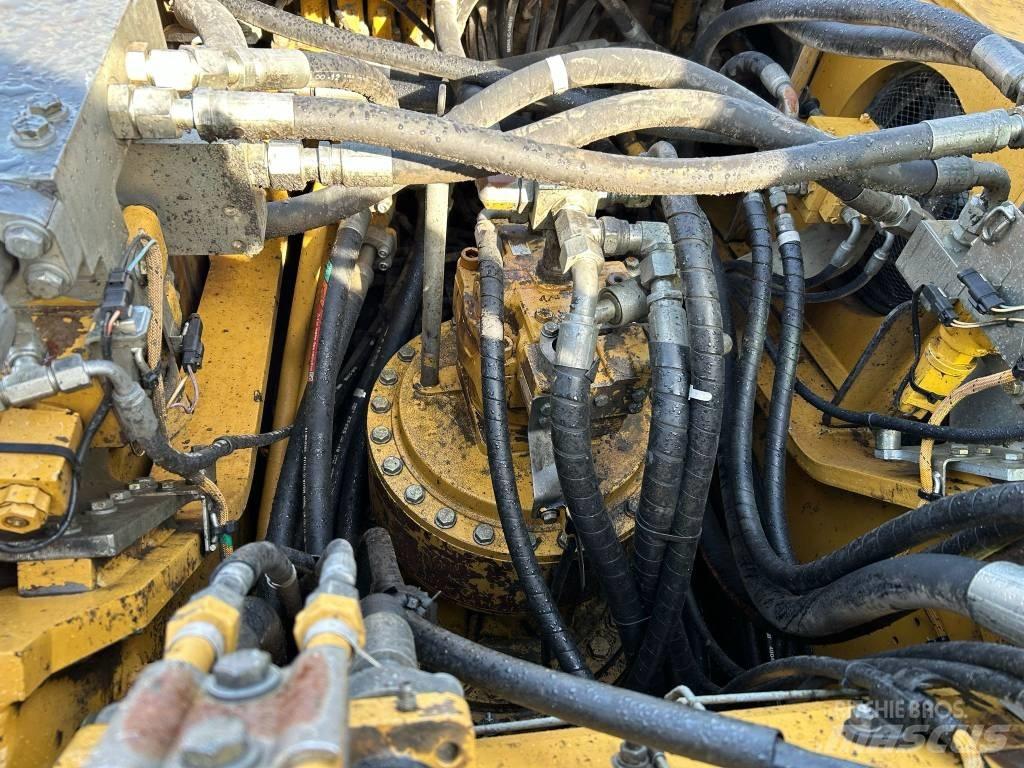 CAT 330 D L Paletli ekskavatörler