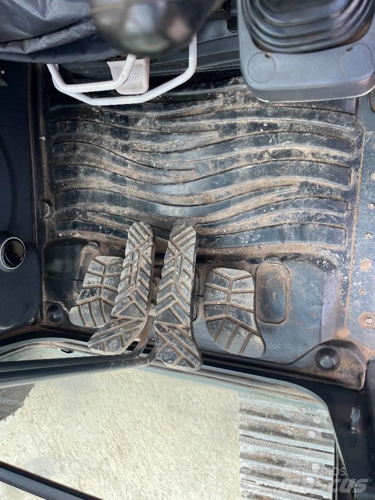 Hyundai HX 220 L Paletli ekskavatörler