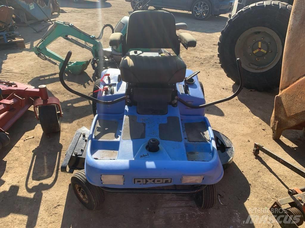 Dixon ZTR4421 Sıfır dönüşlü çim biçme makineleri