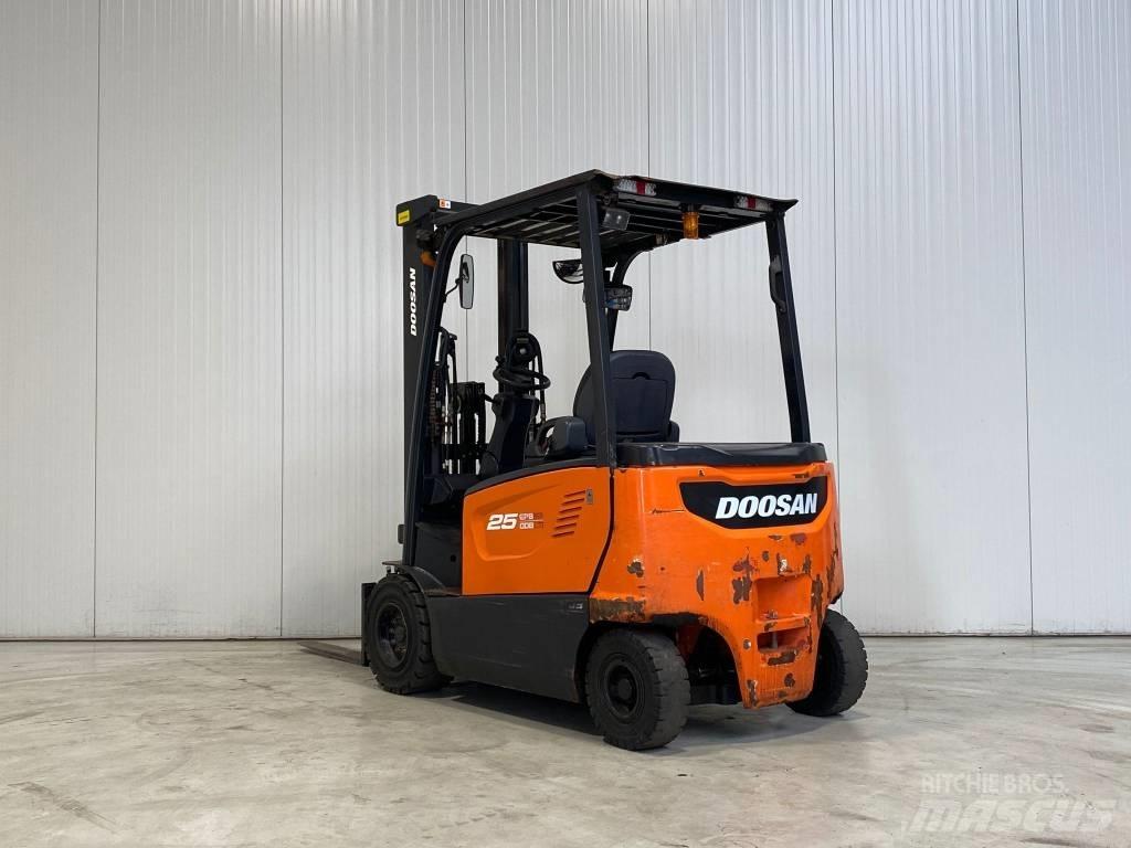 Doosan B25X-7 Elektrikli forkliftler