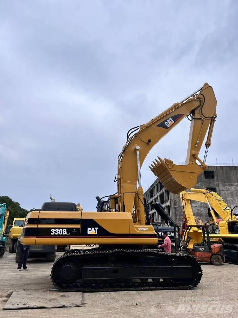CAT 330 B Paletli ekskavatörler
