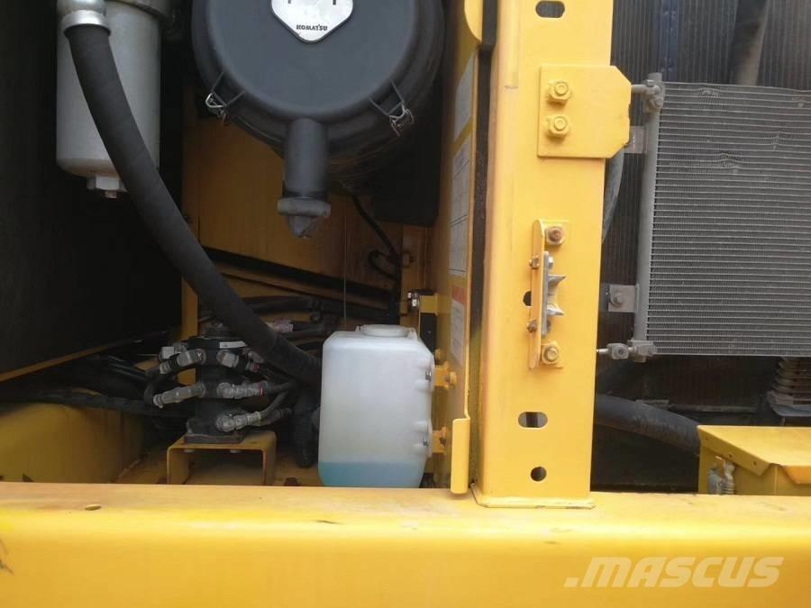 Komatsu PC 200-8 Paletli ekskavatörler