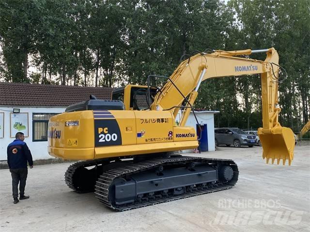 Komatsu PC200-8 Paletli ekskavatörler