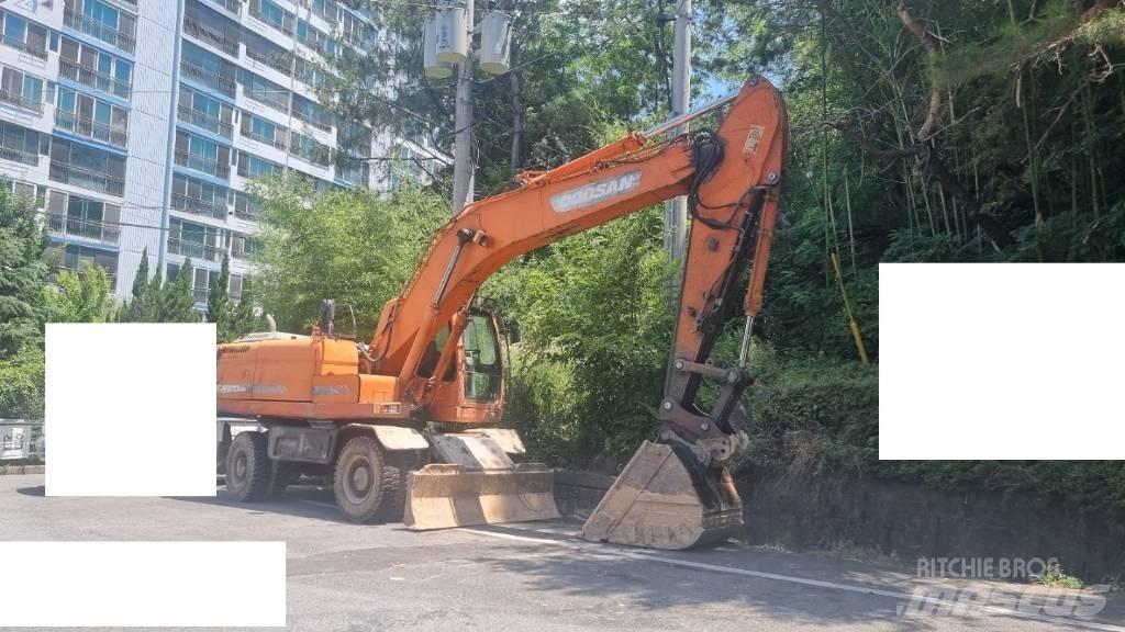 Doosan DX 210 W Lastik tekerli ekskavatörler