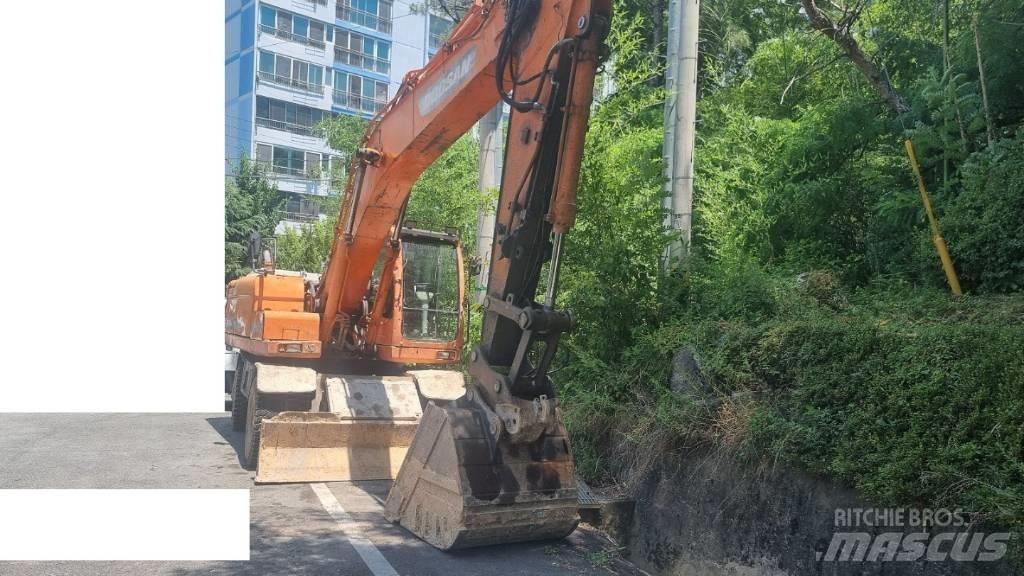 Doosan DX 210 W Lastik tekerli ekskavatörler