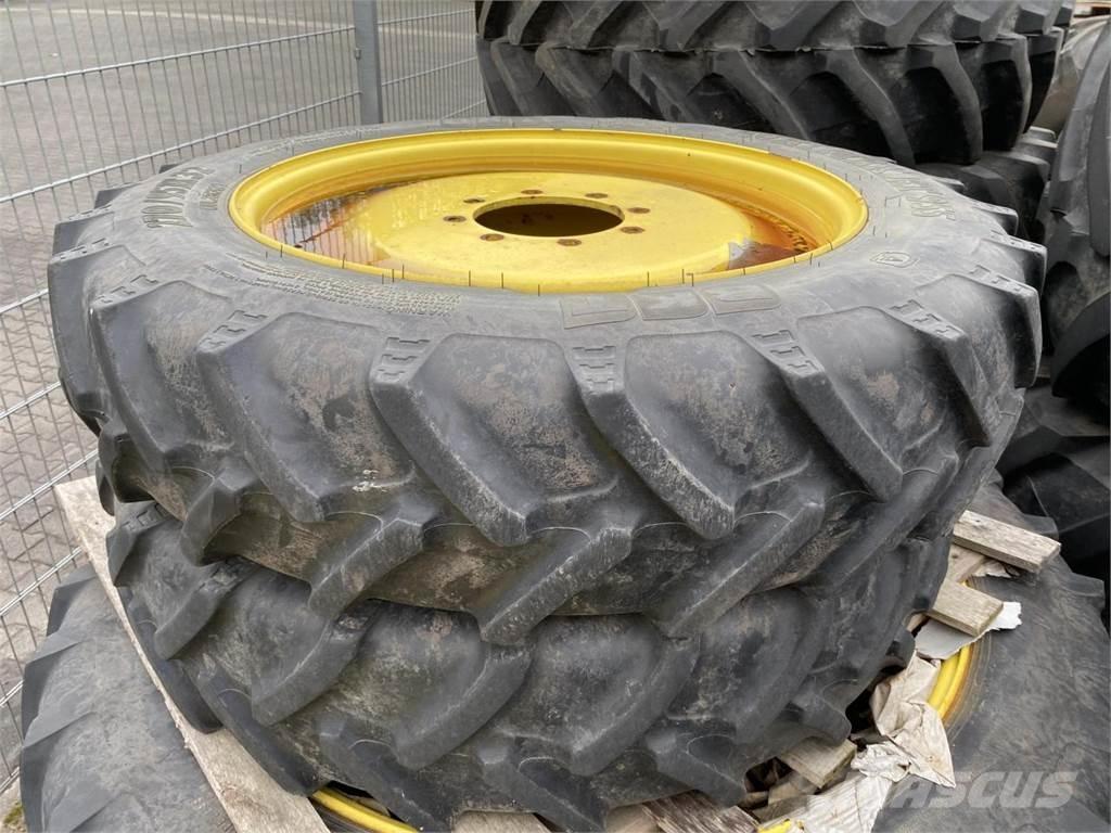 BKT 270/95R32 Tekerlekler