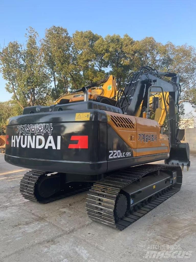 Hyundai 220LC-9S Paletli ekskavatörler