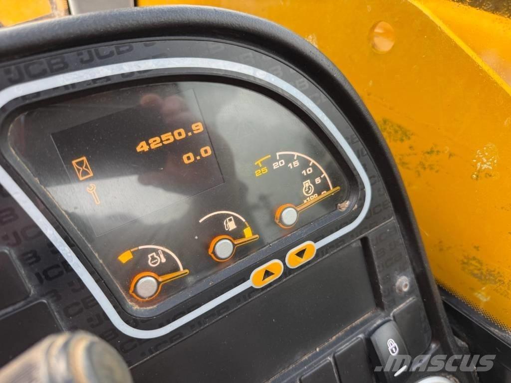 JCB 535-140 Hiviz Teleskopik yükleyiciler
